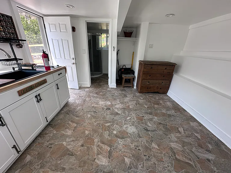 1070 Alta Vista Rd — Photo 9