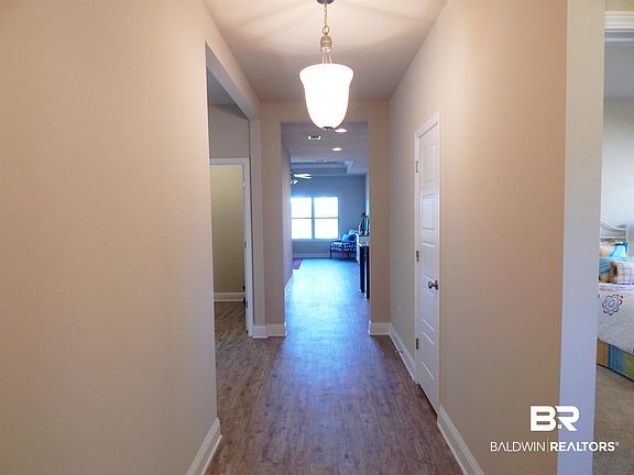 5th image of 122 Preston Way