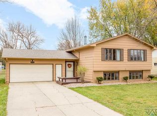 5820 W 51st St, Sioux Falls, SD 57106