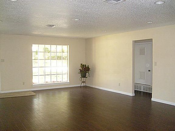 2nd image of 6316 Circleview Dr