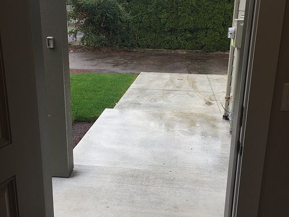 2nd image of 2718 NE 85th Ave