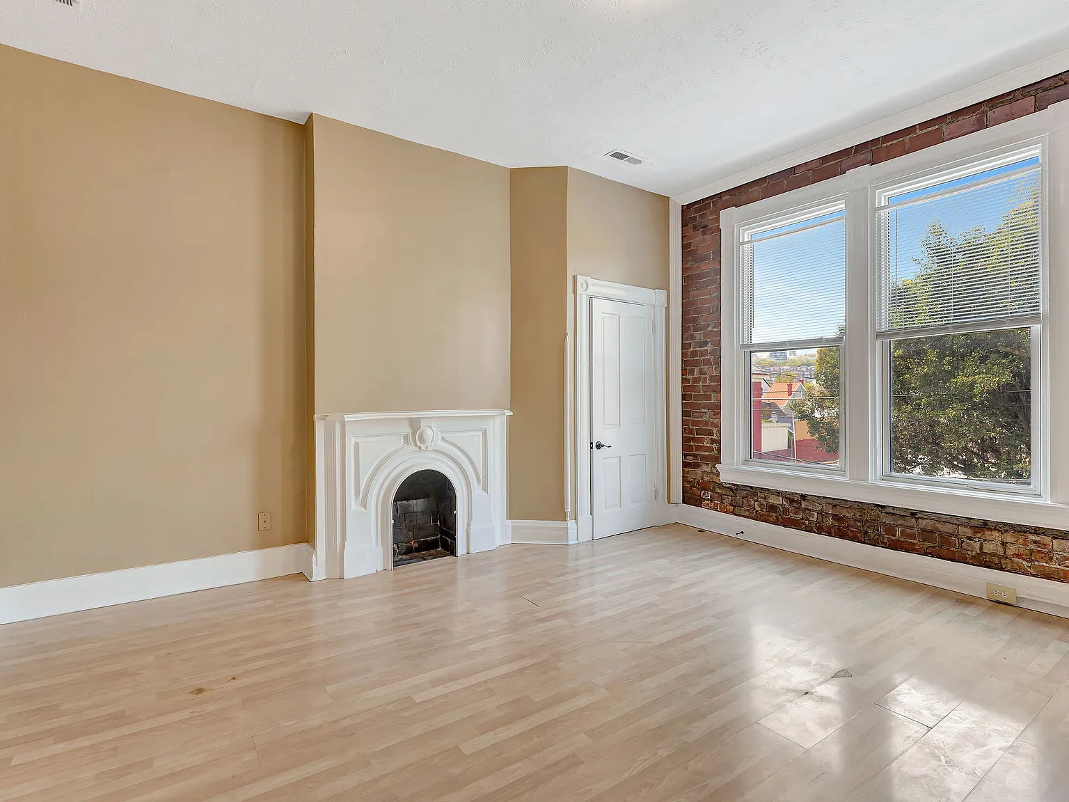 2 bed, 1040 sqft, $1,675 — Photo 4