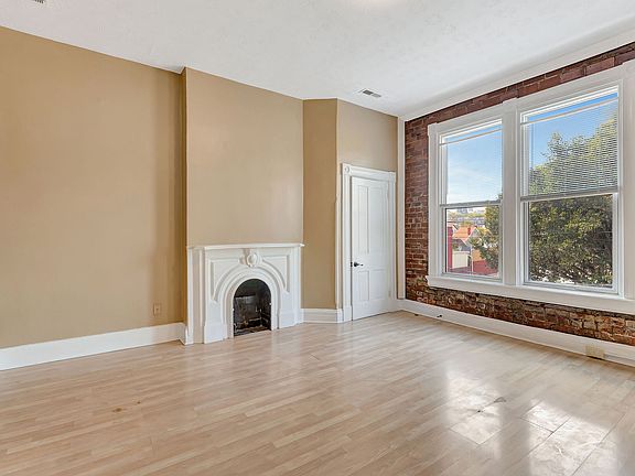 4th image of 918 Main St #B