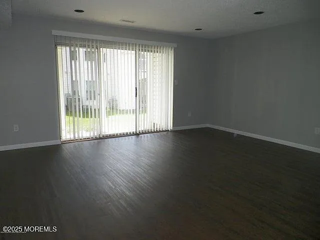 101 Hyacinth Ln — Photo 9