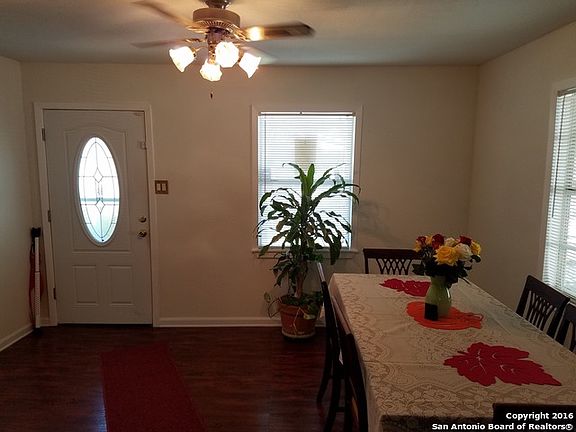 3rd image of 1462 W Gerald Ave