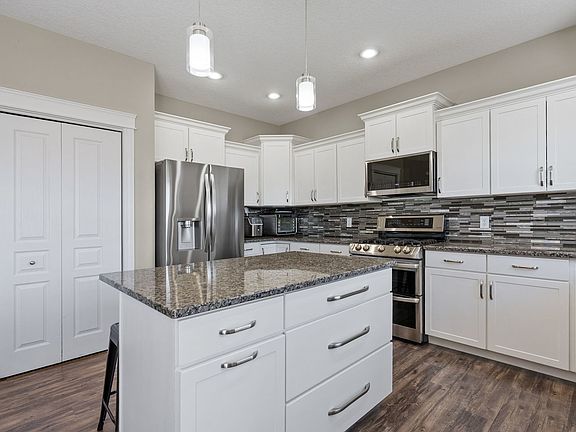4th image of 4305 Happiness Ln