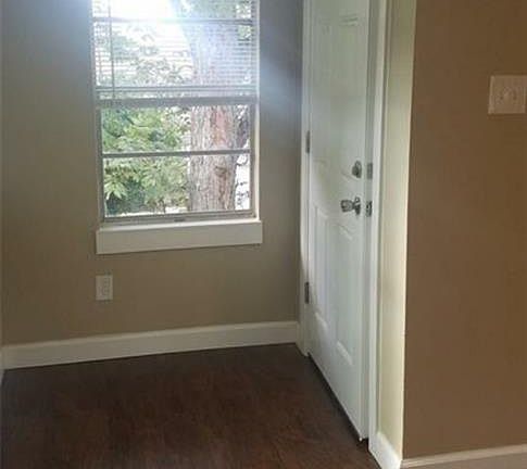 5th image of 1411 1/2 Lawson St