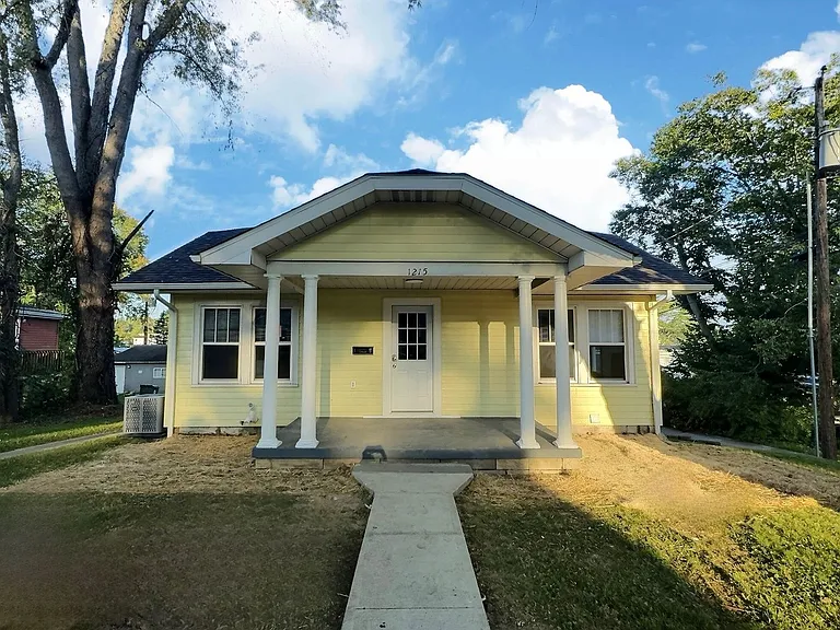 1215 N Washington St — Photo 17
