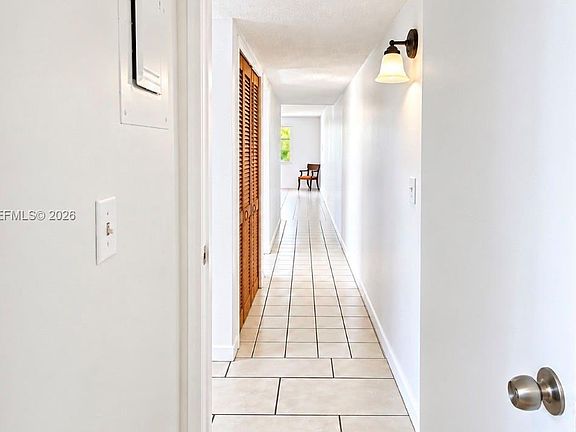 4th image of 5715 Hayes St #5715
