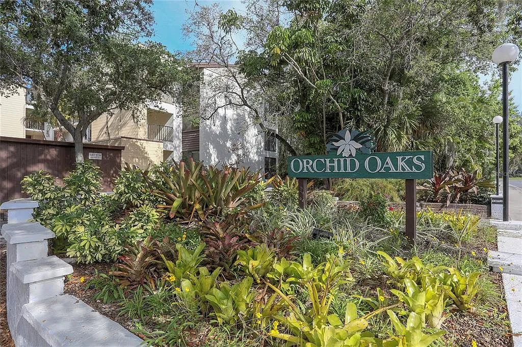 2 bed, 2.0 bath, 1376 sqft, $3,800 — Photo 1