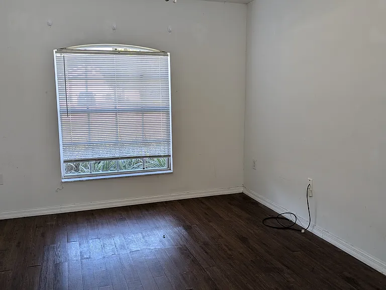 2791 Summerfield St — Photo 2