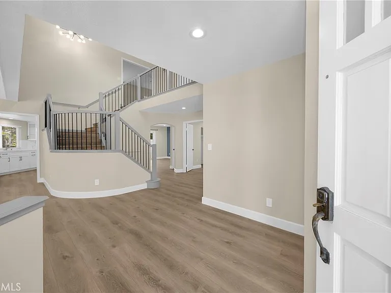 5700 Scotch Pine Rdg — Photo 4