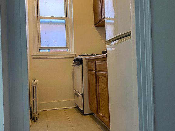 4th image of 958 Delaware Ave APT 3