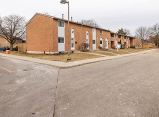 151 Gateshead Cres #118, Hamilton, ON L8G3W1