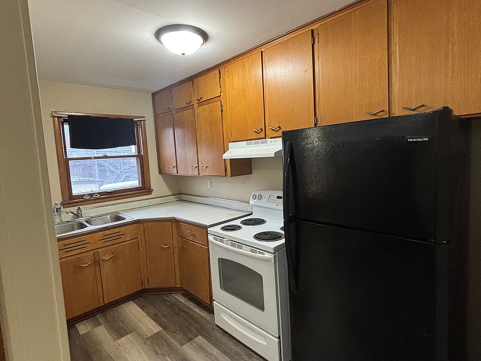 2nd image of 704 6th Ave #1