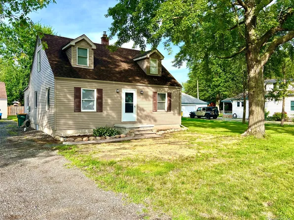 51470 Washington St, New Baltimore, MI 48047