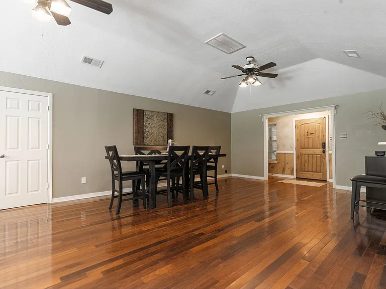 223 Pin Oak Ln — Photo 8