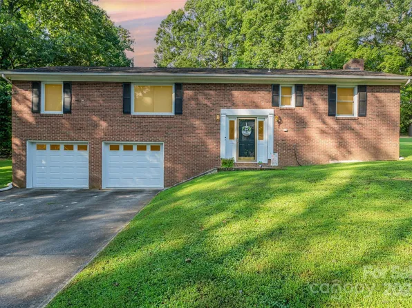 525 Englewood St NE, Concord, NC 28025