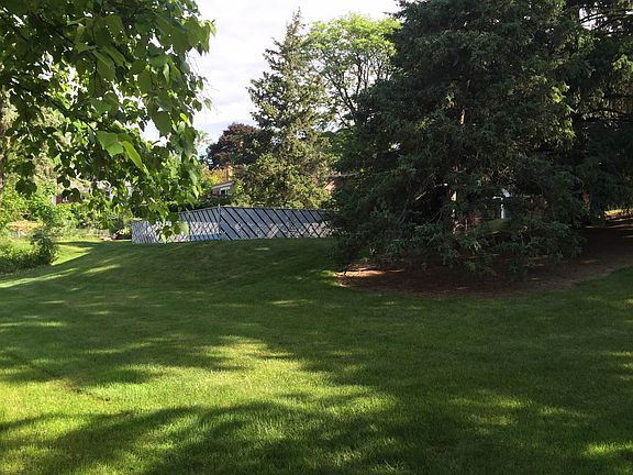 Beautiful Back Yard Area