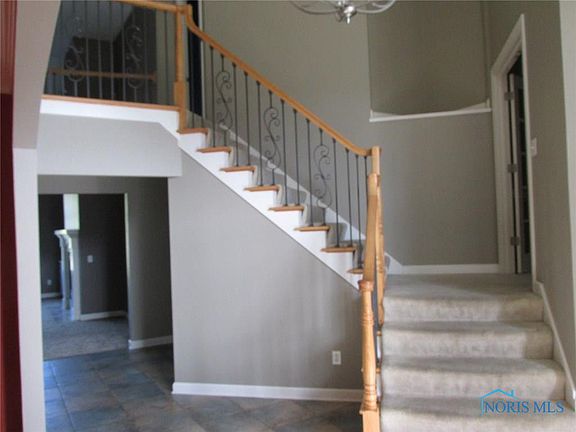 2nd image of 7944 Honeysuckle Ln