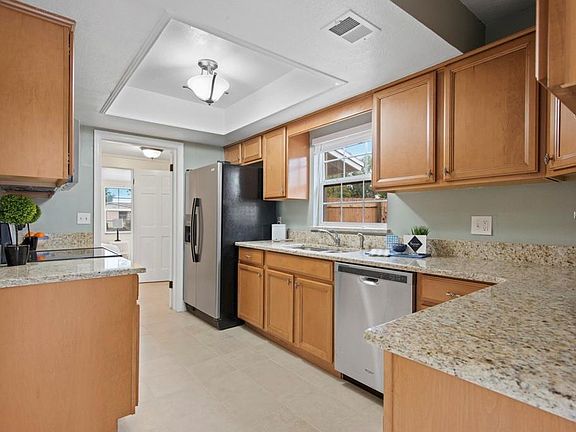 3rd image of 109 Lochinvar Dr