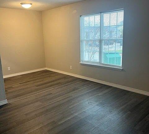 4th image of 300 W Avenue A #8796