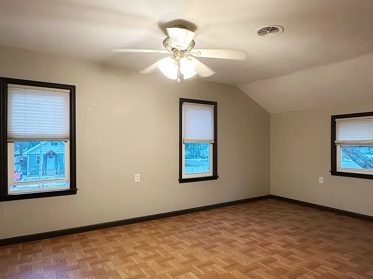 605 Fountain St — Photo 12