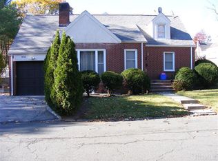 27 Parkview Ct, White Plains, NY 10603