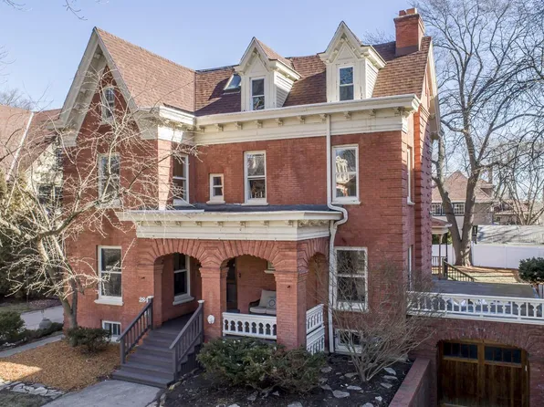 2844 North Shepard AVENUE, Milwaukee, WI 53211
