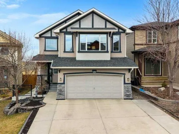 201 SE Pantego Rd NW, Calgary, AB T3K 0B8
