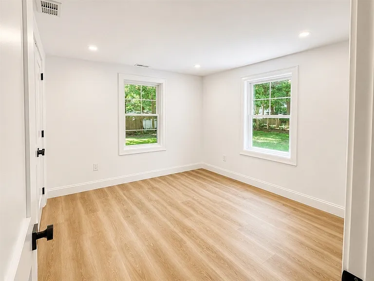 373 Eliot St — Photo 9