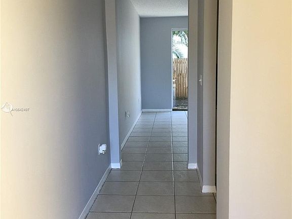5th image of 946 NE 42nd Pl #946