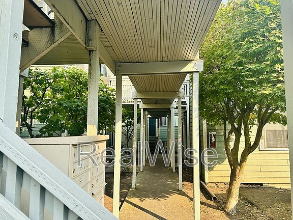 2nd image of 8415 N Fessenden St APT 10