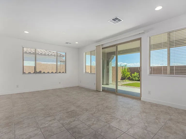 14807 W Soft Wind Dr — Photo 11