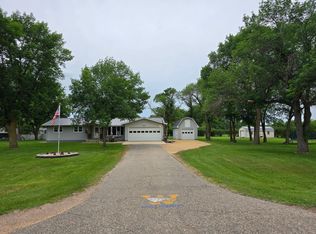 2250 18th Ave, Windom, MN 56101