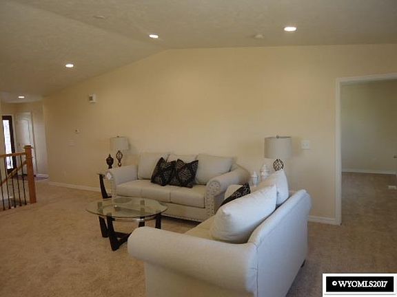 5th image of 281 Horseshoe Dr