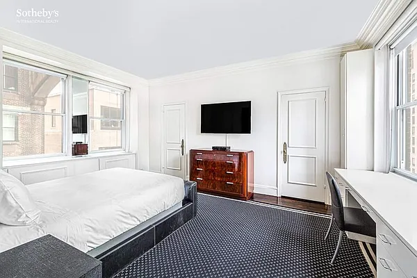 Rented by Sotheby's International Realty | media 12