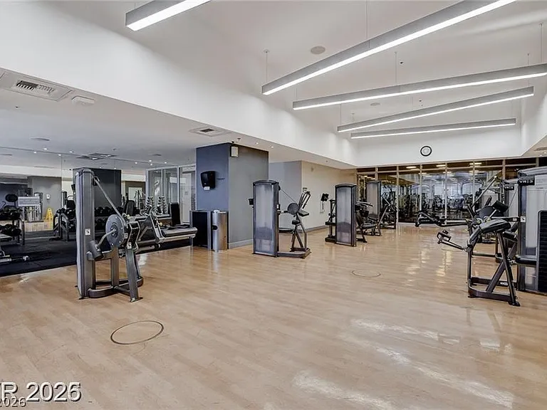 4525 Dean Martin Dr #511 — Photo 33