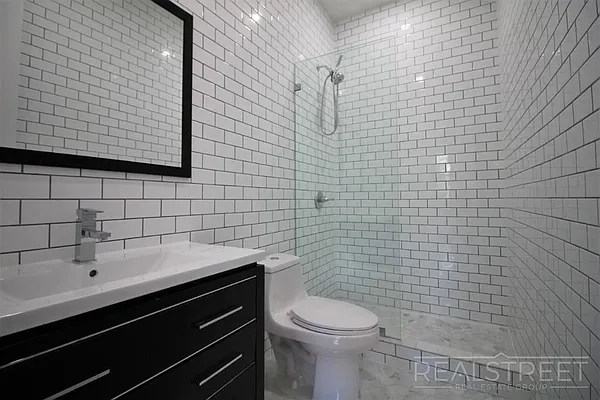 Rented by Ankor Management | media 8