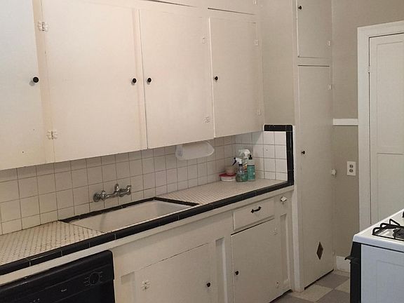 Gas stove, dishwasher, door to exterior