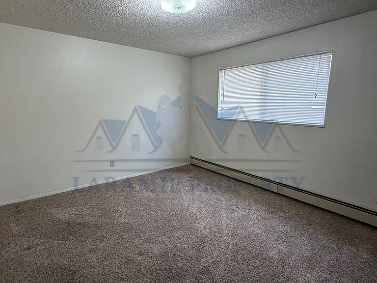 710 Downey St #18 — Photo 15