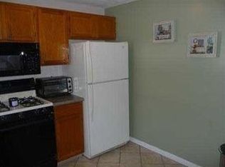 606 Woodhaven Ct, Cranston, RI 02920