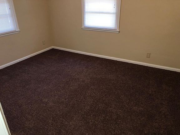 3rd image of 2025 E Prospect St
