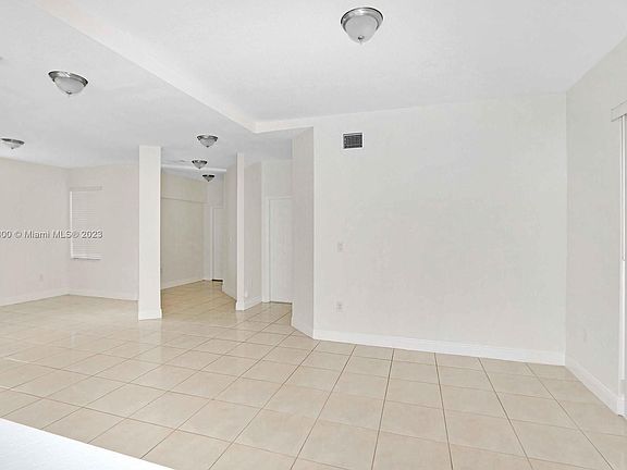 5th image of 11238 NW 43rd Ter