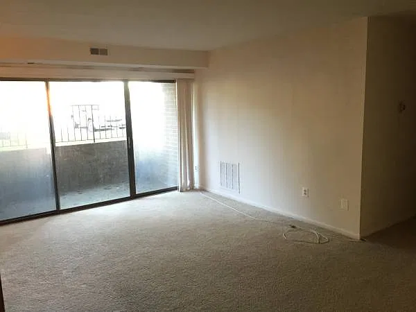 2 bed, 1.5 bath, 790 sqft, $1,680 — Photo 2