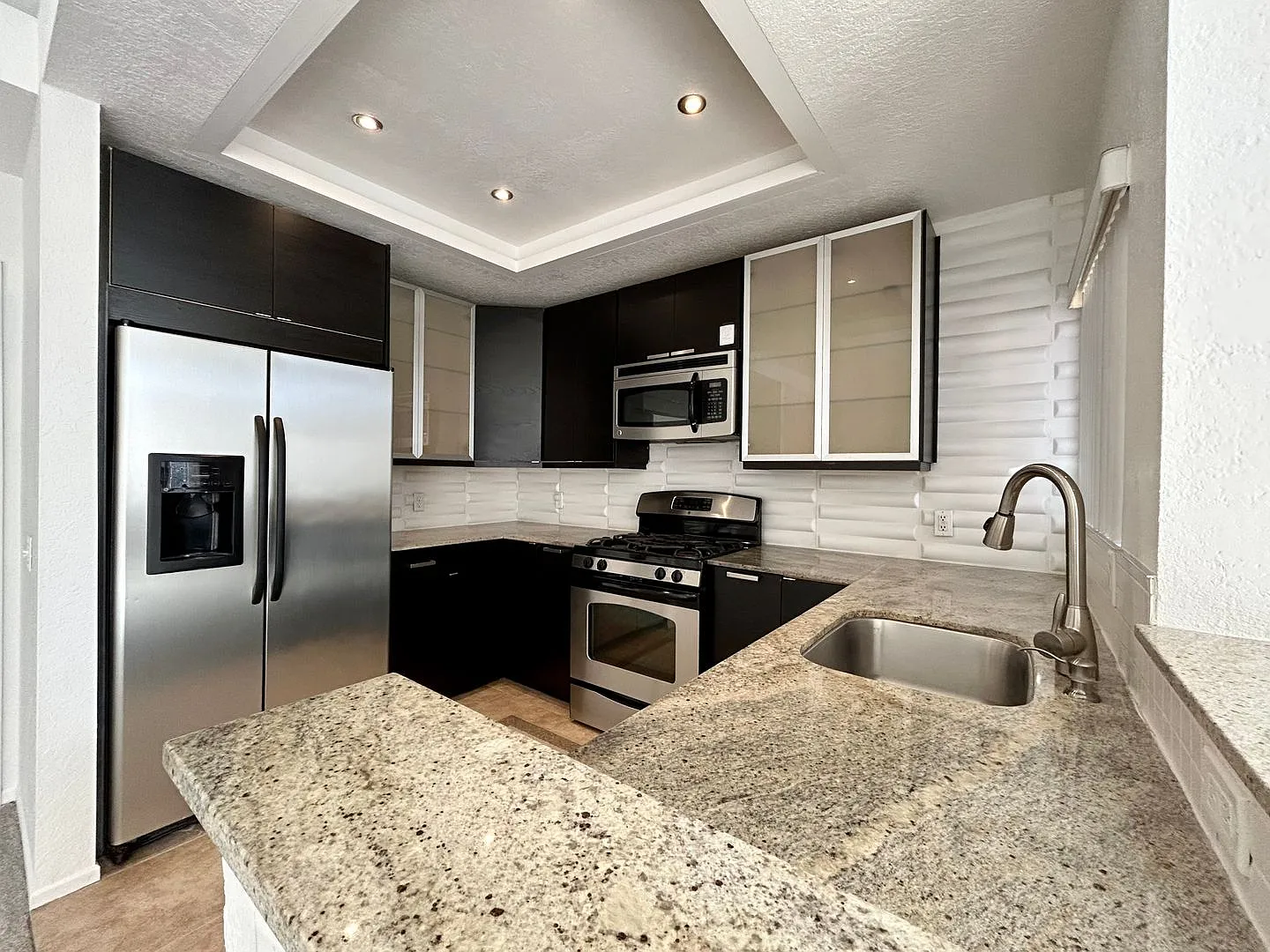 Available Now!! 2 Bedrooms 2 Bathroom Condo In Palm Springs! — Photo 4