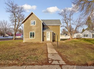 760 12th St, Windom, MN 56101