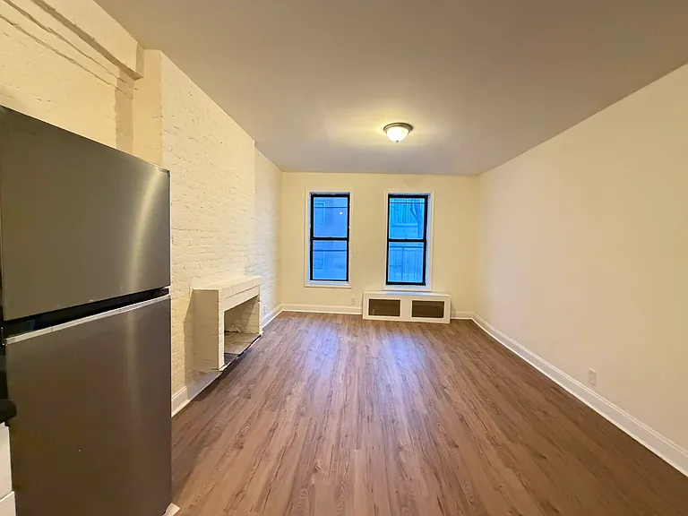 309 E 37th St #3L — Photo 1