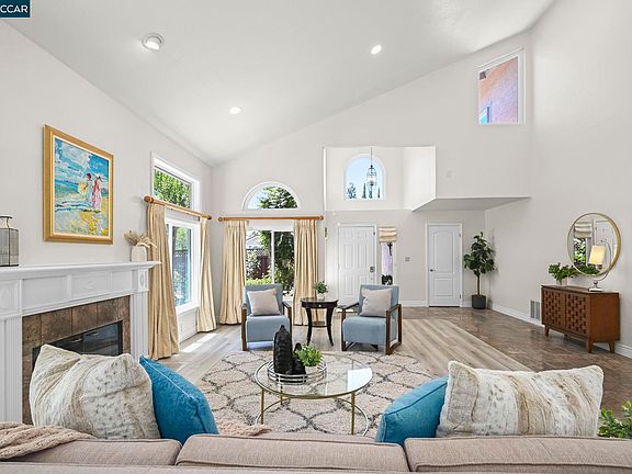5th image of 3385 Green Meadow Dr