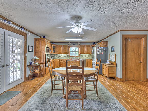 26th image of 117 Brights Ln